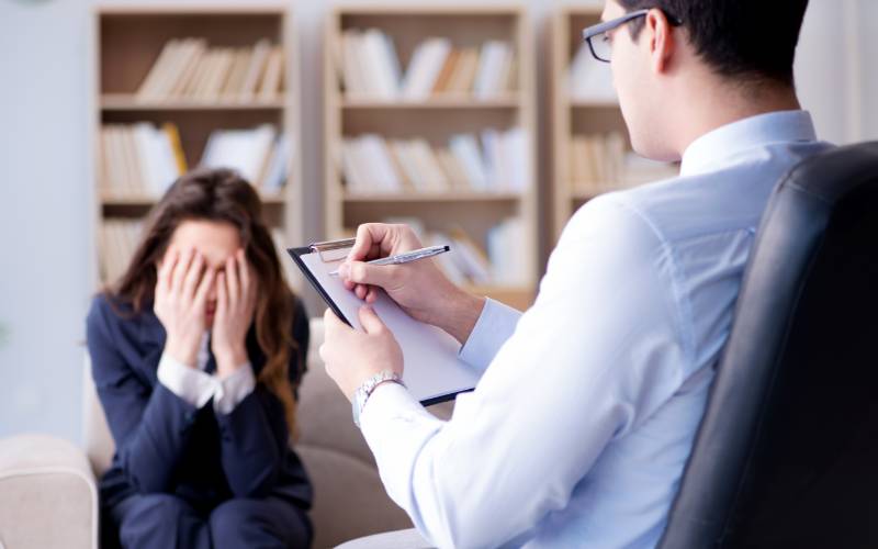 Imagem do artigo A psicologia forense: como a psicologia é aplicada no sistema jurídico, em casos como investigação de crimes e avaliação de testemunhas